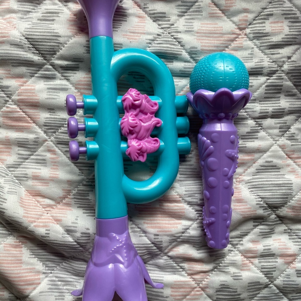 Little Mermaid Musical Instruments! - Picture 2 of 4